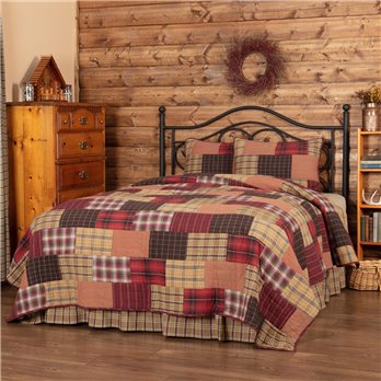 Wyatt King Quilt Set; 1-Quilt 105Wx95L w/2 Shams 21x37