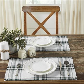 Harper Plaid Green White Placemat Set of 2 Fringed 13x19