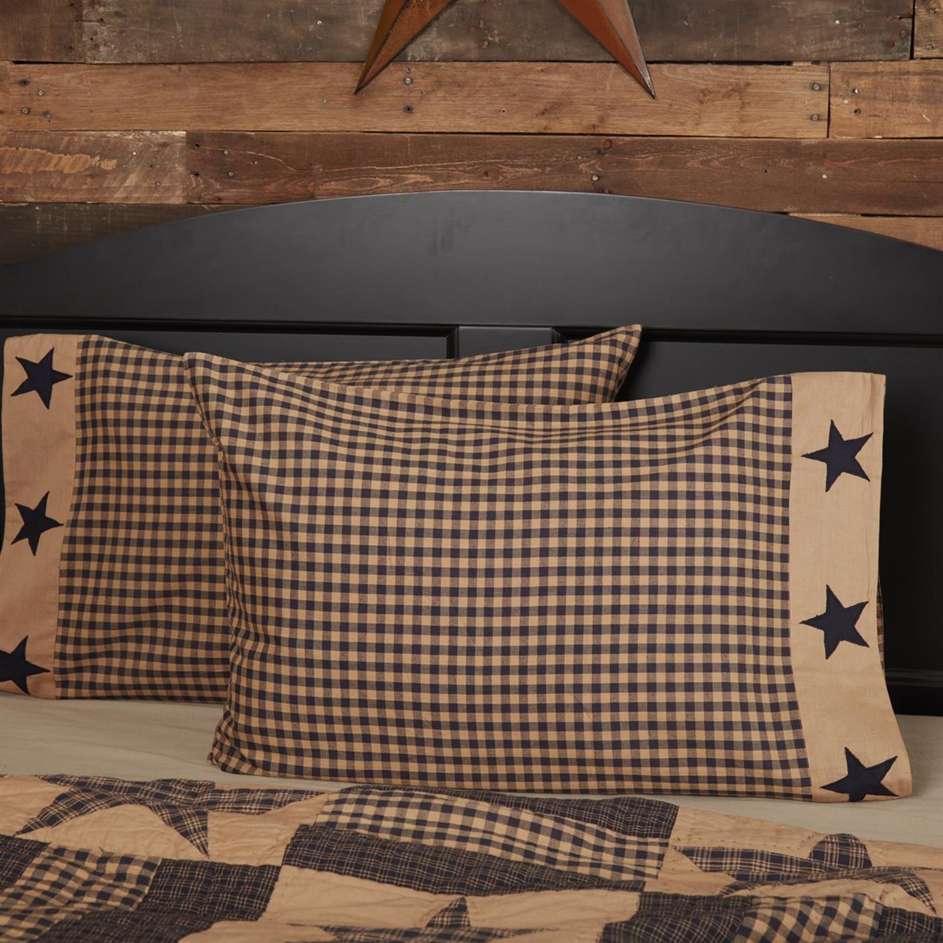 Teton Star Standard Pillow Case Applique Star Border Set of 2 21x30