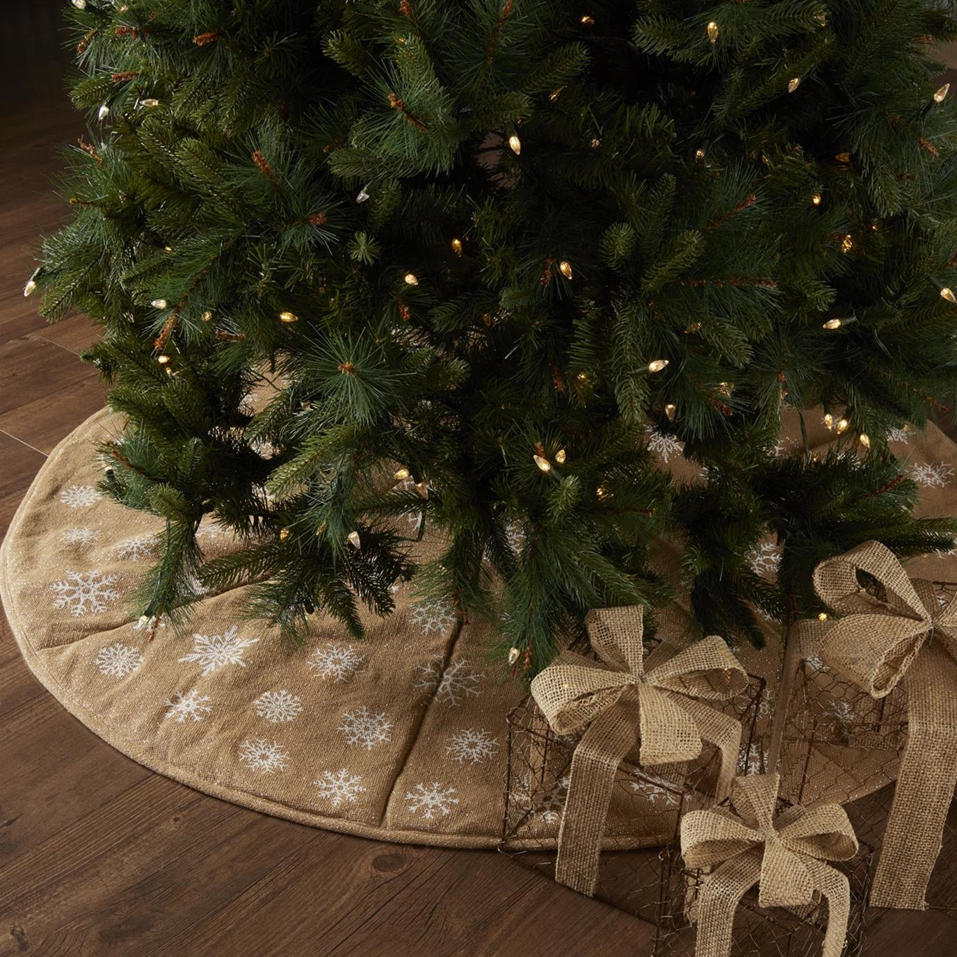 Natural Tree Skirt 