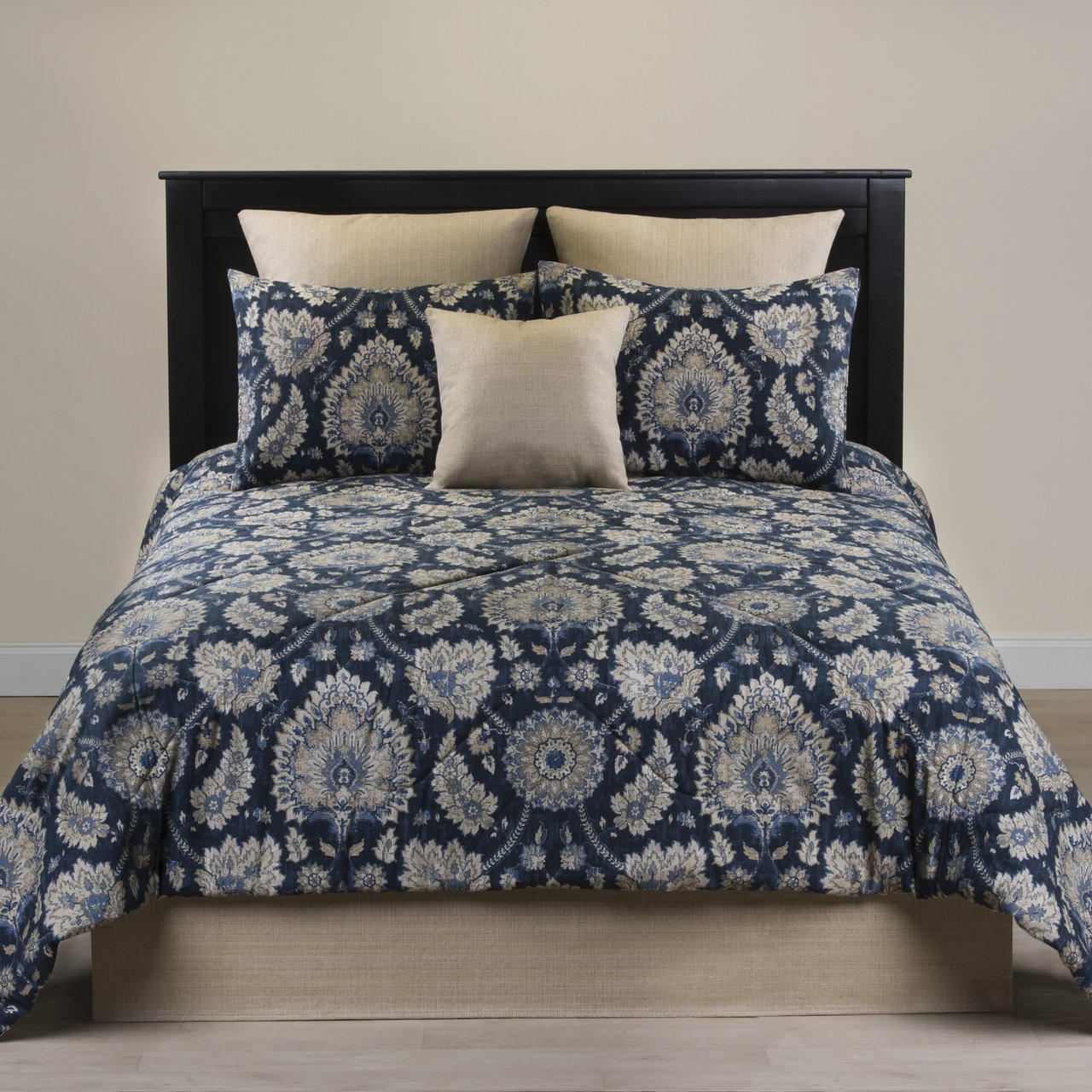 Castleford Daybed 4 piece comforter set