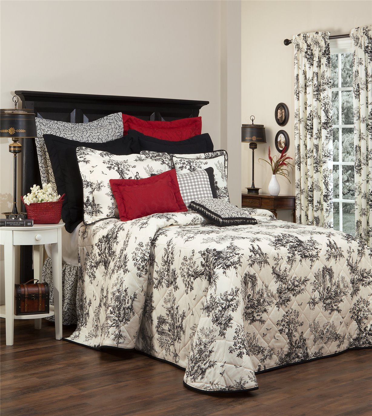 Bouvier Cal King Thomasville Bedspread