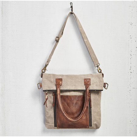 mona b tote