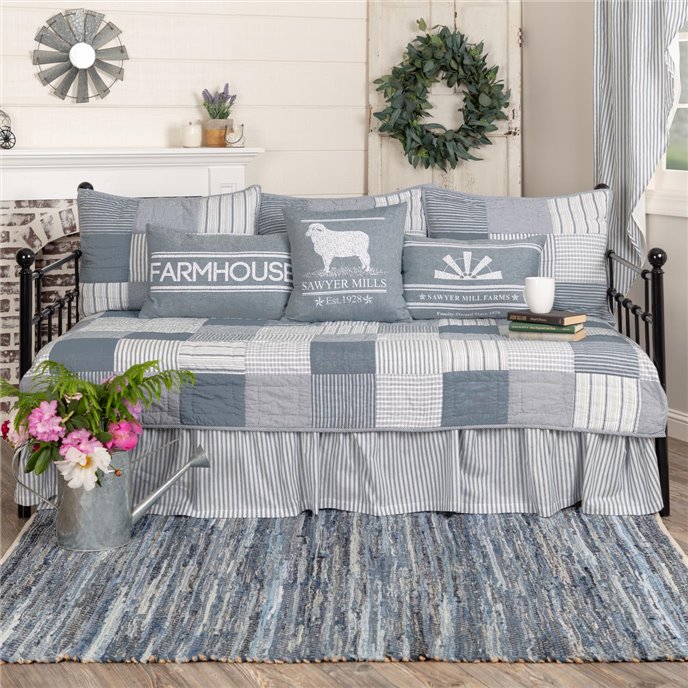 Sawyer Mill Blue 5pc Daybed Quilt Set (1 Quilt, 1 Bed Skirt, 3 Standard Shams) Thumbnail