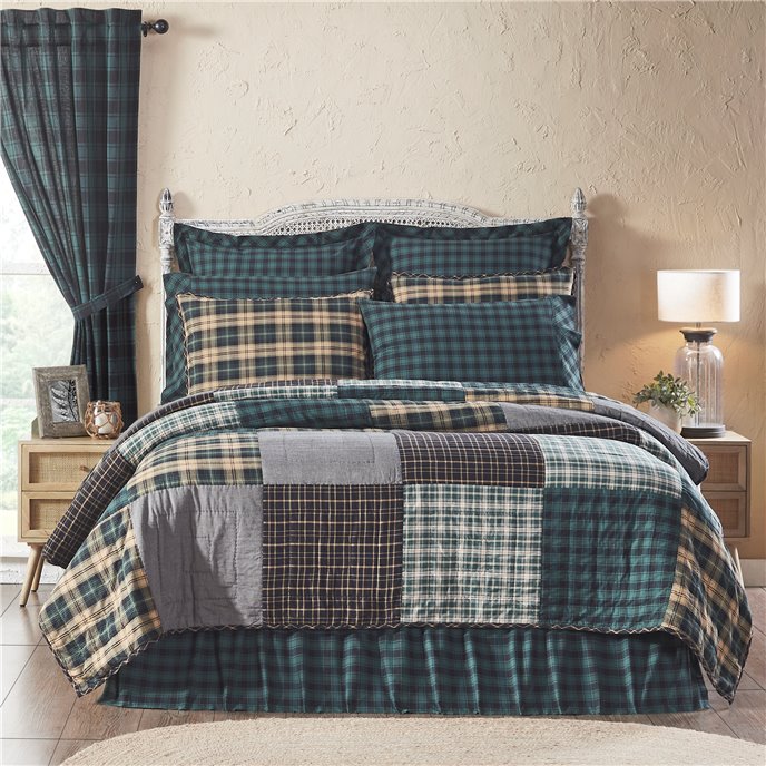 Pine Grove Luxury King Quilt 120Wx105L Thumbnail