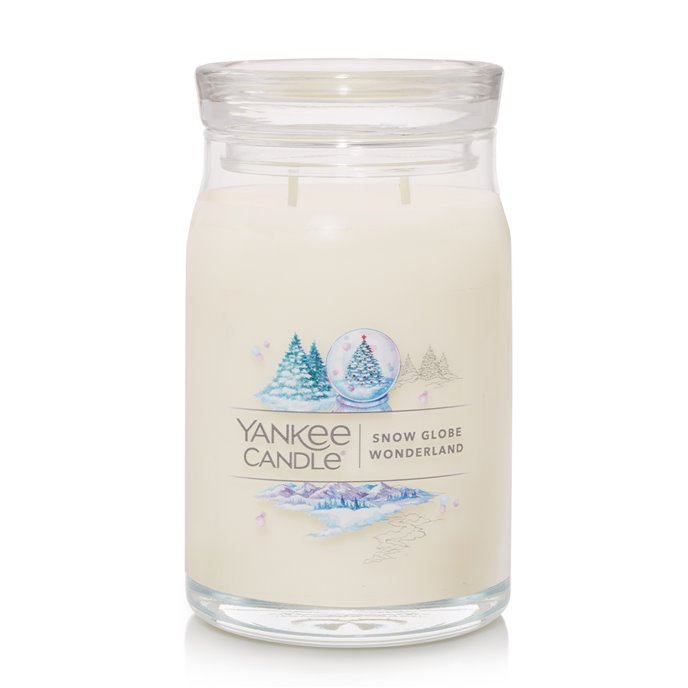 Yankee Candle Snow Globe Wonderland Signature Large 2-wick Jar Candle Thumbnail