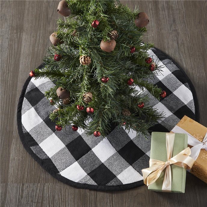 Annie Black Check Tree Skirt 24 Thumbnail