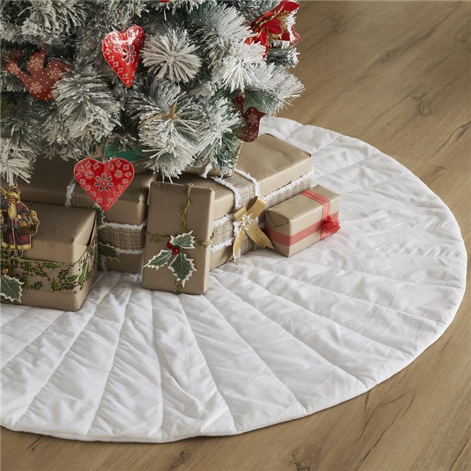 Quilted White Velvet Tree Skirt with Red Bow Ties 48 Thumbnail